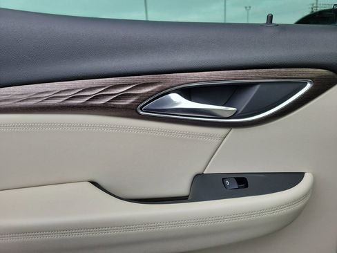 Used 2021 Buick Envision Avenir w/ Technology Package II image 14