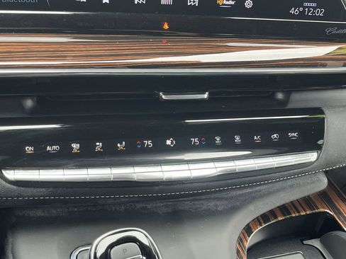 Used 2023 Cadillac Escalade Premium Luxury image 10