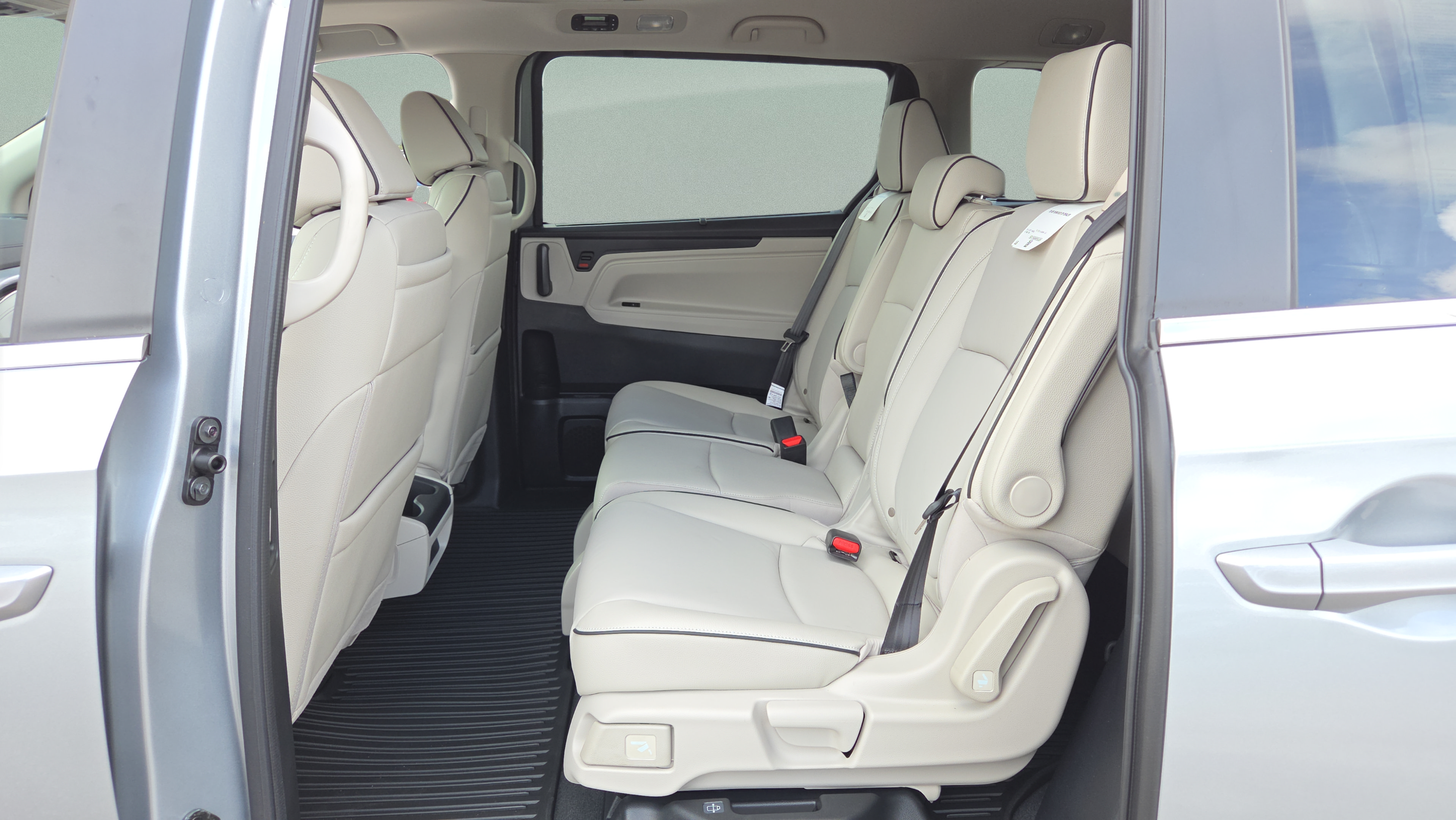 Used 2026 Honda Odyssey Touring image 11