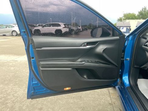 Used 2019 Toyota Camry SE FWD image 20