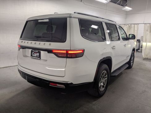 Used 2023 Jeep Wagoneer 4WD w/ Convenience Group I image 7