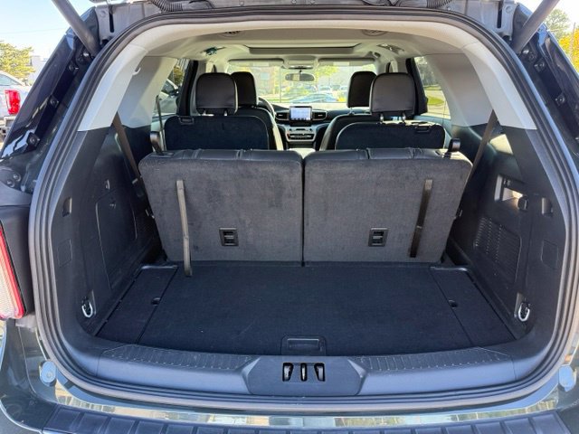 Used 2024 Ford Explorer XLT w/ Equipment Group 202A AWD/4WD image 14