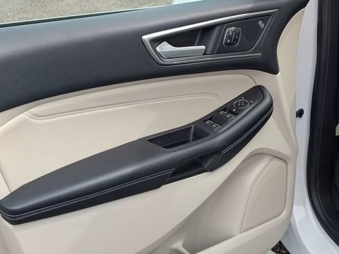 Used 2022 Ford Edge Titanium AWD/4WD image 18