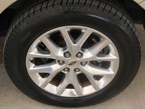 Used 2017 Ford Expedition Limited w/ Equipment Group 301A image 38