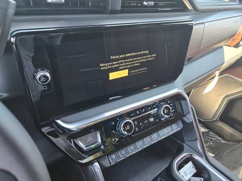 New 2026 GMC Sierra 2500 Denali Ultimate AWD/4WD image 11