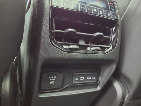 Used 2026 Jeep Grand Cherokee Summit w/ Obsidian Package AWD/4WD image 29