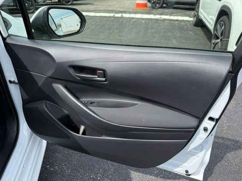 Used 2025 Toyota Corolla LE w/ LE Premium Package FWD image 9
