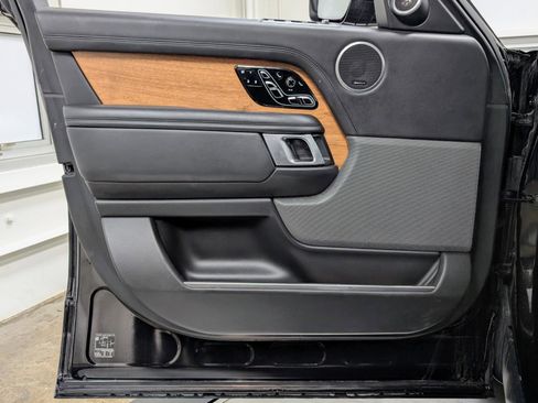 Used 2022 Land Rover Range Rover Autobiography image 13