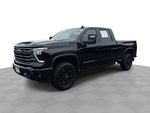 Used 2024 Chevrolet Silverado 2500 High Country w/ Midnight Edition AWD/4WD image 1