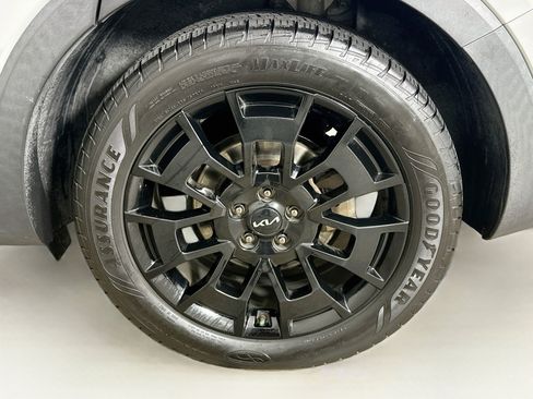 Used 2022 Kia Telluride EX w/ EX Premium Package AWD/4WD image 11