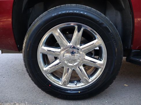 Used 2011 GMC Yukon Denali image 46