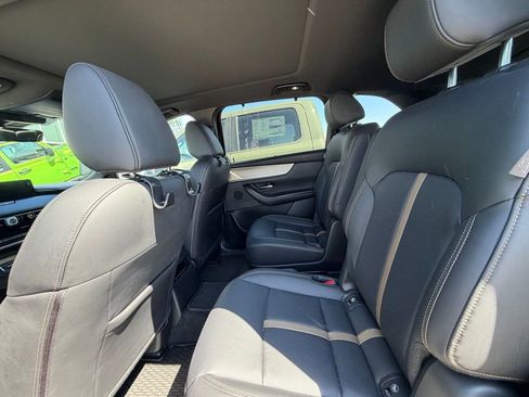 Used 2024 MAZDA CX-90 3.3 Turbo S w/ Premium Package image 8