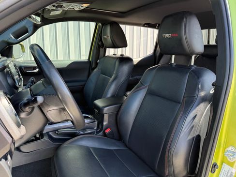 Used 2022 Toyota Tacoma TRD Pro AWD/4WD image 11