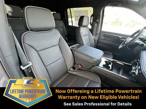 New 2025 Chevrolet Suburban Premier image 28