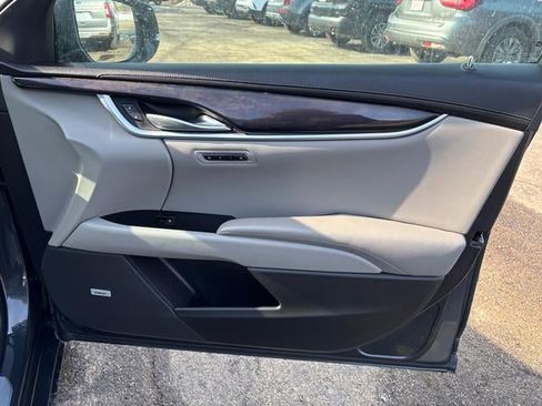 Used 2014 Cadillac XTS Premium image 16