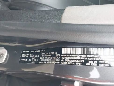 Used 2019 Alfa Romeo Stelvio RWD image 12