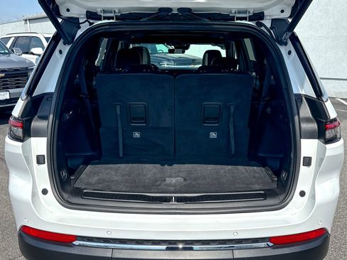 Used 2025 Jeep Grand Cherokee L Limited image 14