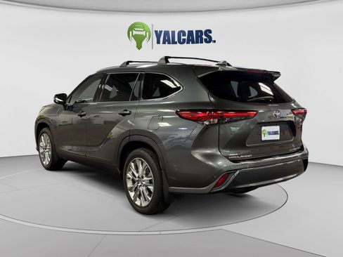 Used 2020 Toyota Highlander Limited AWD/4WD image 3