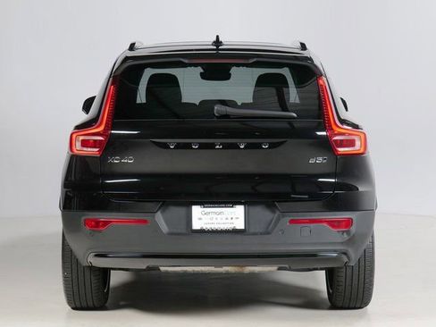 Used 2025 Volvo XC40 B5 Plus AWD/4WD image 7