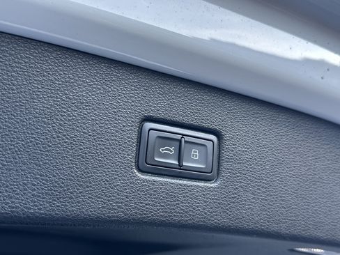 Used 2017 Audi Q7 2.0T Premium Plus w/ Premium Plus Package image 21