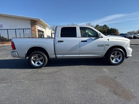 Used 2017 RAM 1500 Express w/ Express Value Package image 5