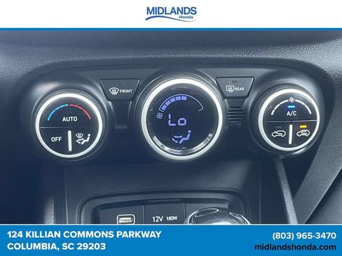 Used 2023 Hyundai Venue Limited FWD image 26