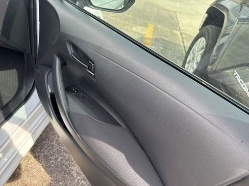 Used 2025 Toyota Corolla LE w/ LE Premium Package image 29