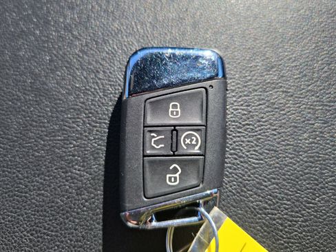 Certified 2021 Volkswagen Atlas Cross Sport SEL Premium image 28