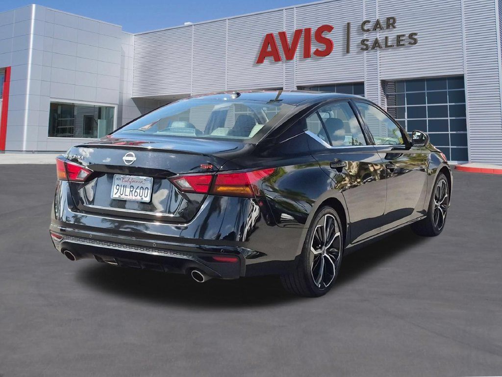 Used 2025 Nissan Altima 2.5 SR FWD image 6