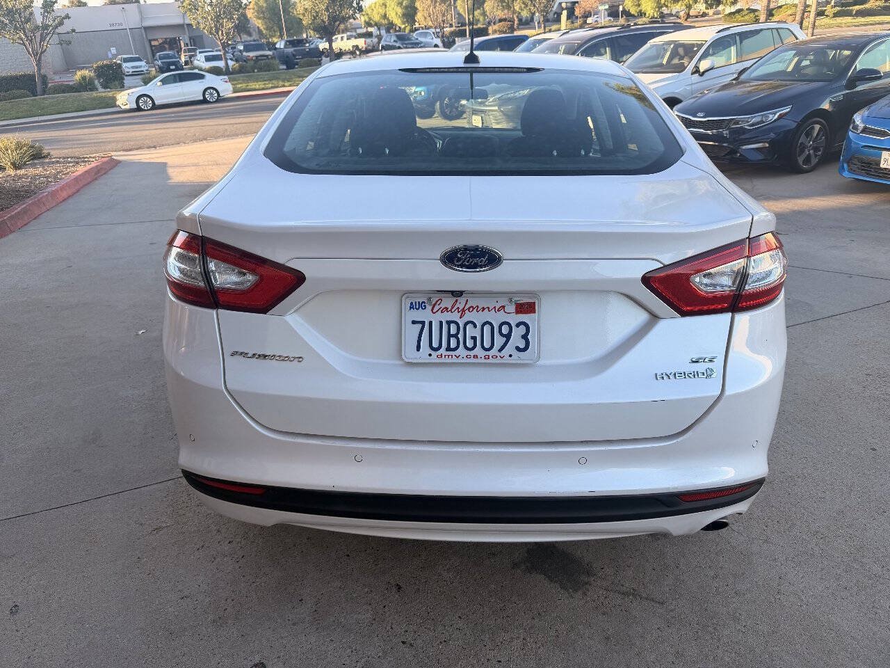 Used 2016 Ford Fusion SE FWD image 10