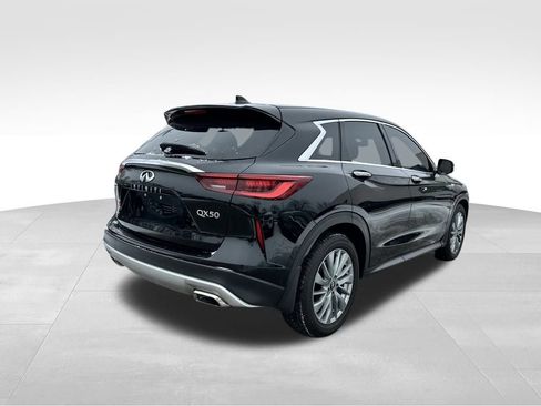 Certified 2025 INFINITI QX50 Pure image 8