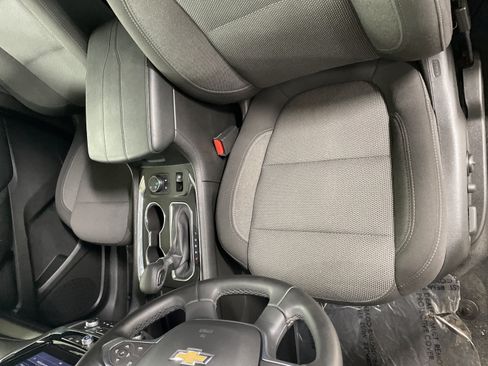 Used 2023 Chevrolet Traverse LT AWD/4WD image 16