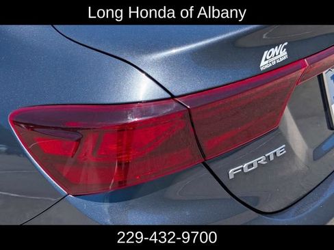 Used 2024 Kia Forte LXS FWD image 9