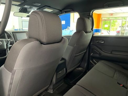 Used 2023 Nissan Frontier SV w/ Midnight Edition Package AWD/4WD image 15
