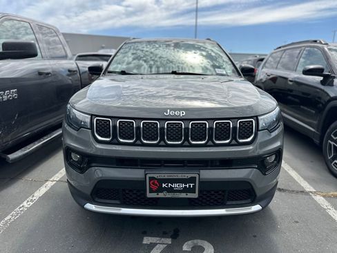 Used 2024 Jeep Compass Limited AWD/4WD image 2