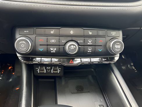 Used 2021 Dodge Durango Citadel w/ Technology Group AWD/4WD image 11
