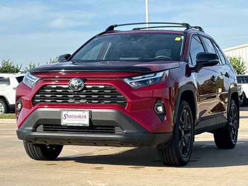 Used 2025 Toyota RAV4 XLE Premium FWD image 3