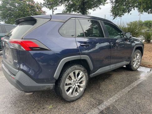 Used 2021 Toyota RAV4 XLE Premium FWD image 12