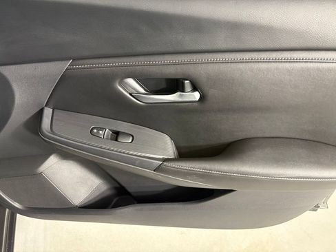 Used 2024 Nissan Sentra SV FWD image 12