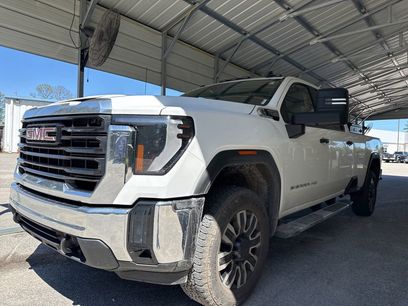 Used 2024 GMC Sierra 2500 Pro w/ Convenience Package