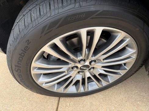 Used 2017 Lincoln MKX Reserve FWD image 15