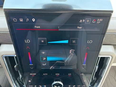Used 2026 GMC Yukon XL Denali w/ Sun & Power Step Package AWD/4WD image 33
