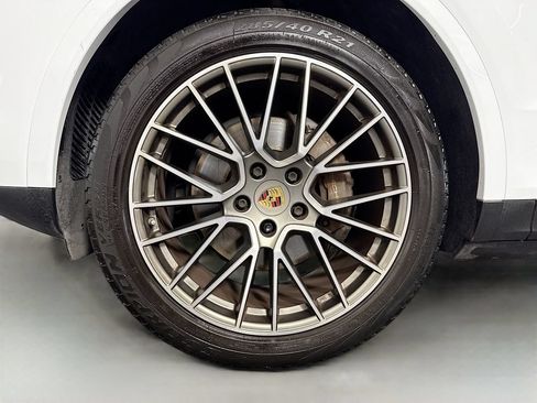 Used 2022 Porsche Cayenne E-Hybrid AWD/4WD image 39