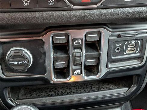 Used 2024 Jeep Wrangler Sport S image 22