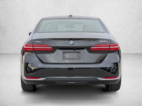 Used 2026 BMW 530i xDrive AWD/4WD image 8