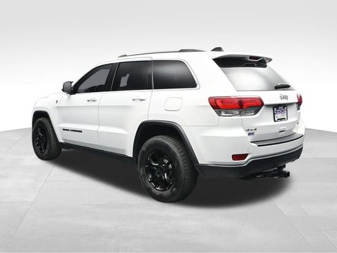 Used 2020 Jeep Grand Cherokee Laredo w/ Quick Order Package 2BN North AWD/4WD image 3