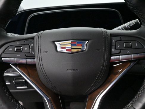 Certified 2024 Cadillac Escalade ESV Premium Luxury Platinum w/ Heavy-Duty Trailer Package image 19