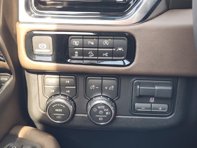 Used 2026 GMC Yukon Denali Ultimate w/ LPO, Floor Liner Package AWD/4WD image 23