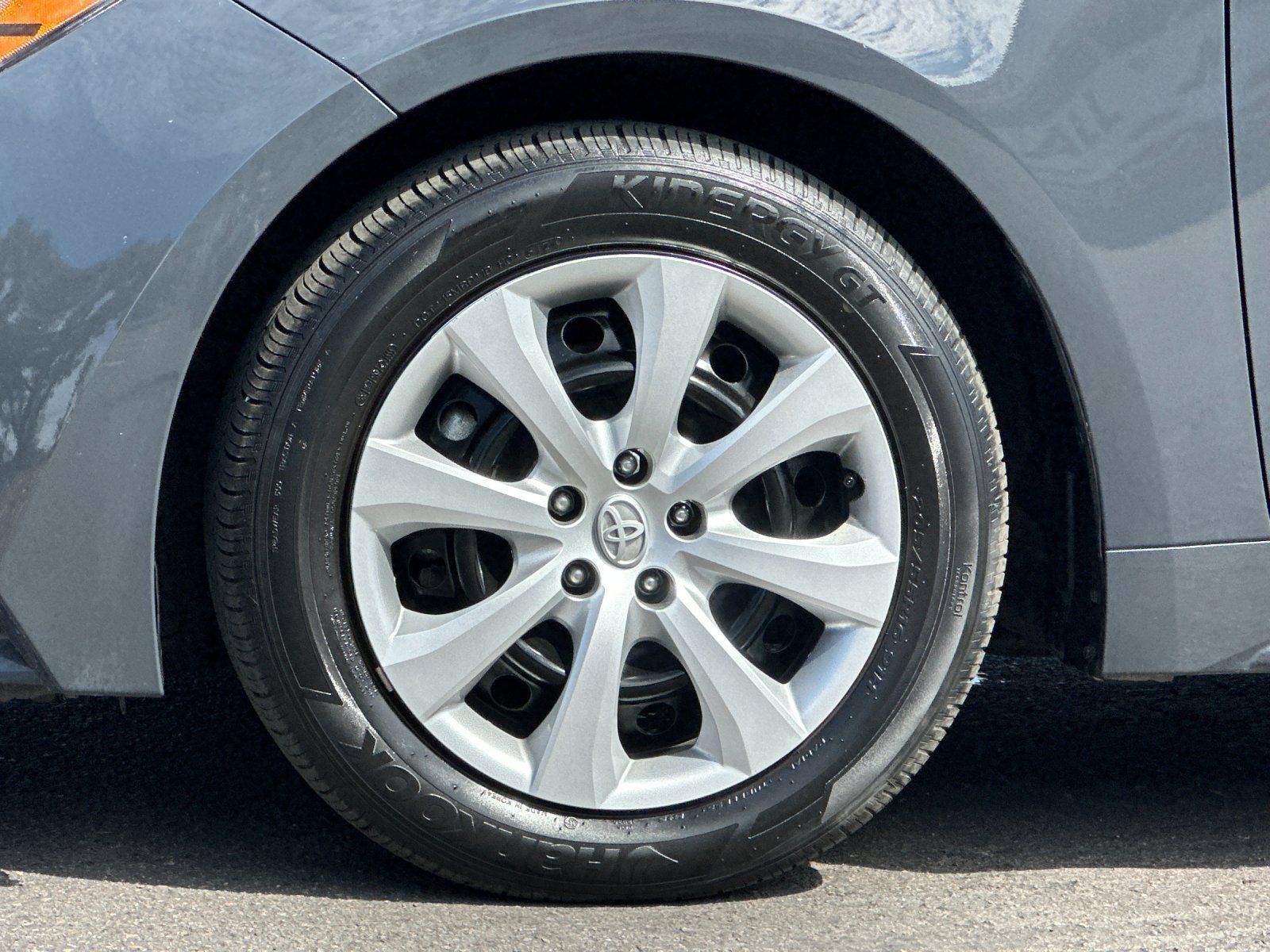 Used 2025 Toyota Corolla LE FWD image 21