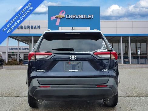 Used 2019 Toyota RAV4 XLE Premium image 5